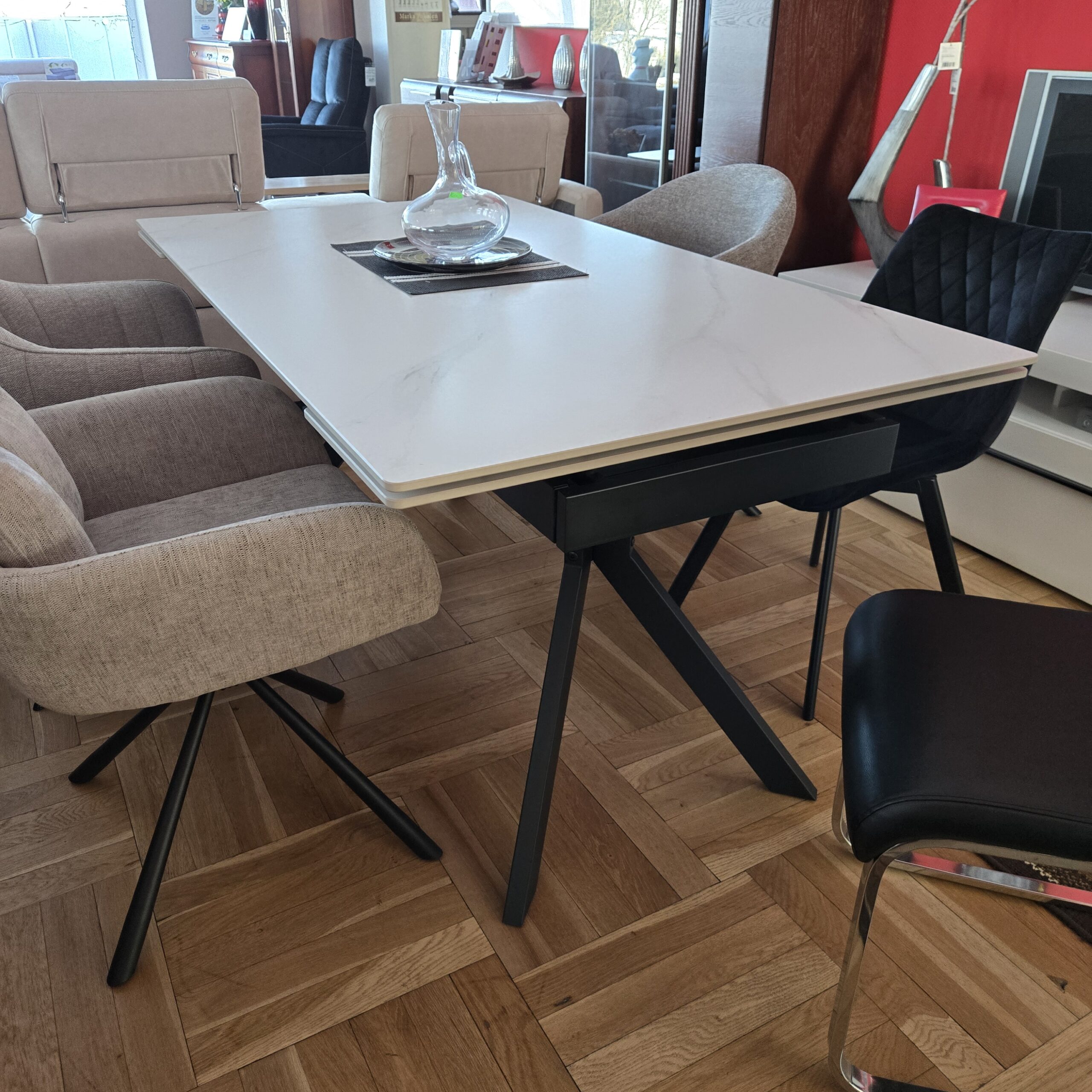 Stół rozkładany z blatem ceramicznym